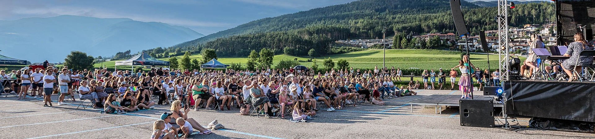 pop.konzert-7.0-open.air-web-c-2022-foto-lukas-neumair-jugenddienst-bruneck-vollleben.it-001-078-1682001187.jpg